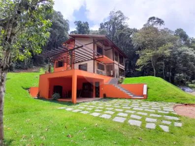 Casa de Condomínio com 3 Quartos à venda, 200m² no Caraguatá, Mairiporã