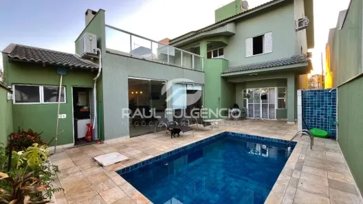 Casa de Condomínio com 4 Quartos à venda, 400m² no Operária, Londrina