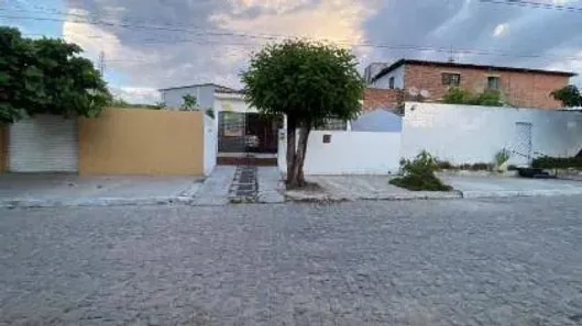 Casa com 2 Quartos à venda, 198m² no Indianópolis, Caruaru