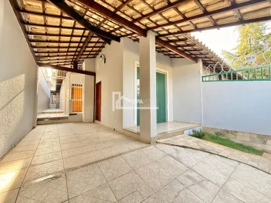 Casa com 3 Quartos à venda, 180m² no Santa Mônica, Belo Horizonte