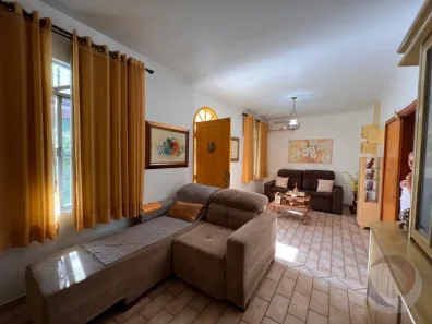 Casa com 3 Quartos à venda, 165m² no Barreiros, São José