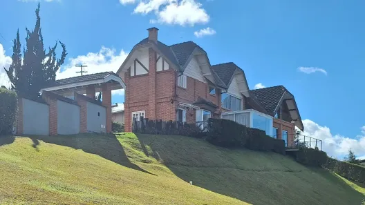 Imóvel Comercial com 5 Quartos à venda, 375m² no Vila Natal, Campos do Jordão