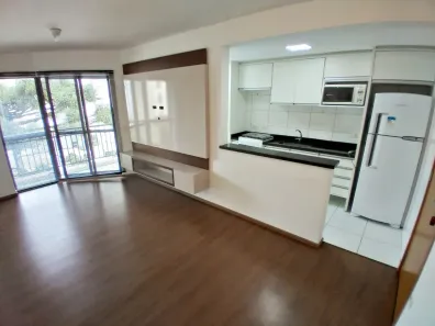Apartamento com 2 Quartos para alugar, 64m² no Centro, Curitiba