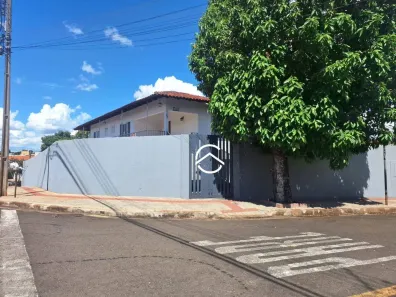 Imóvel Comercial com 3 Quartos à venda, 294m² no Erotildes, Londrina