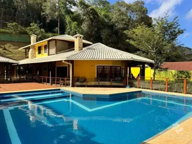 Casa de Condomínio com 6 Quartos à venda, 421m² no Albuquerque, Teresópolis
