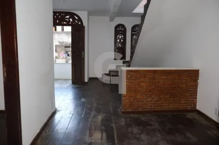 Casa com 5 Quartos para alugar, 280m² no Boca do Rio, Salvador
