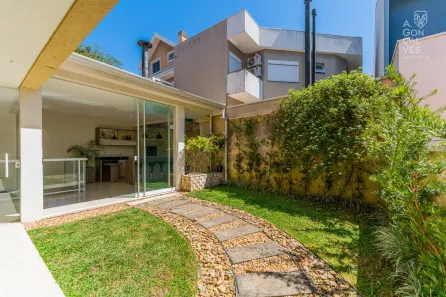 Casa de Condomínio com 3 Quartos à venda, 311m² no Orleans, Curitiba