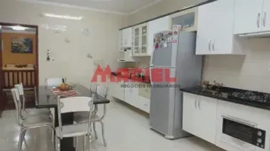 Casa com 3 Quartos à venda, 300m² no Bosque dos Eucaliptos, São José dos Campos