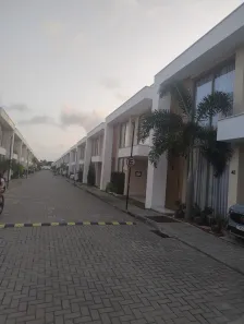 Casa de Condomínio com 4 Quartos para alugar, 10m² no Buraquinho, Lauro de Freitas