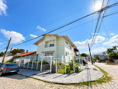 Apartamento com 2 Quartos para alugar, 77m² no Itacorubi, Florianópolis