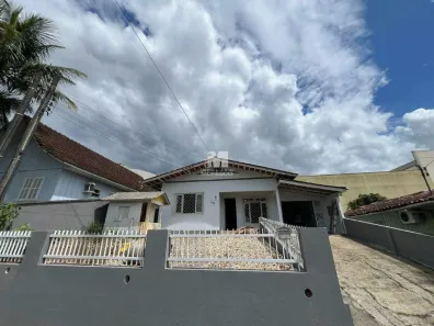Casa com 3 Quartos para alugar, 120m² no Santa Terezinha, Brusque