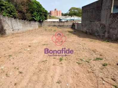 à venda, 887m² no Jardim Adélia, Jundiaí