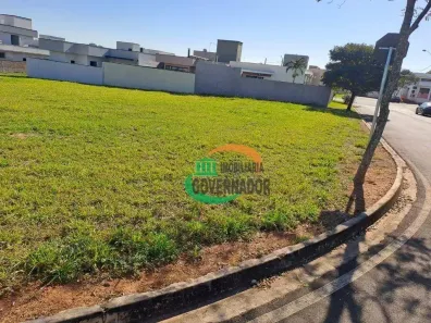 Lote/Terreno à venda, 300m² no Centro, Estiva Gerbi