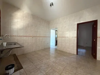 Casa com 3 Quartos para alugar, 69m² no Jardim Universo, Maringá