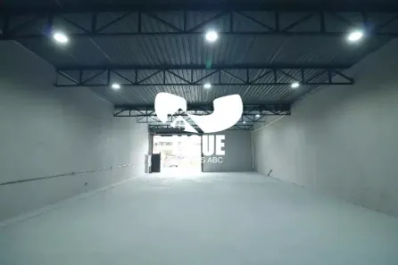 Galpão/Depósito/Armazém para alugar, 250m² no Parque Capuava, Santo André