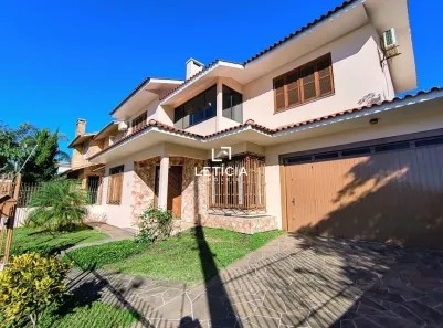 Casa com 4 Quartos à venda, 220m² no Camobi, Santa Maria