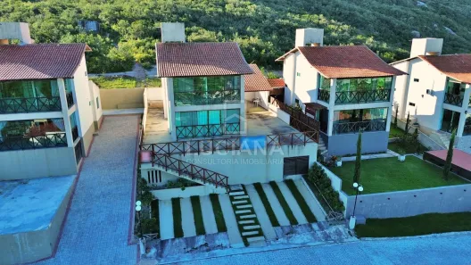 Casa de Condomínio com 4 Quartos à venda, 290m² no Gravatá Centro, Gravatá