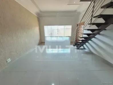 Casa com 3 Quartos para alugar, 230m² no Jardim Patrícia, Uberlândia