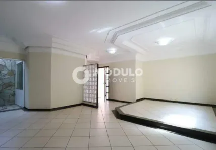 Casa com 4 Quartos para alugar, 220m² no Vigilato Pereira, Uberlândia