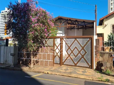 Imóvel Comercial com 3 Quartos para alugar, 10m² no Centro, Marília