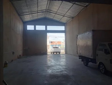 Galpão/Depósito/Armazém para alugar, 250m² no Minas Gerais, Uberlândia