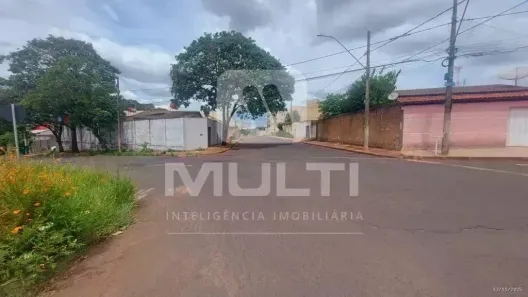 Lote/Terreno com 1 Quarto à venda, 353m² no Santa Mônica, Uberlândia