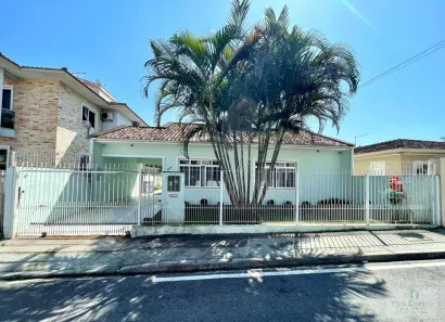 Casa com 3 Quartos à venda, 360m² no Flor de Nápolis, São José