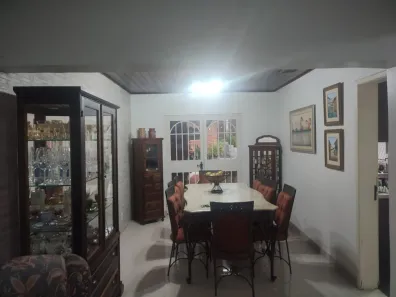 Casa com 4 Quartos à venda, 350m² no Vila Assunção, Porto Alegre