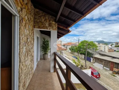 Casa com 4 Quartos à venda, 203m² no Serraria, São José