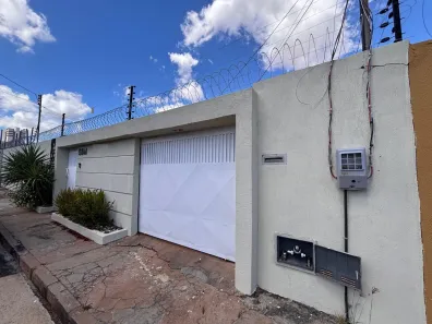 Casa com 3 Quartos para alugar, 193m² no Campestre, Teresina