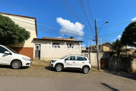 Casa com 5 Quartos à venda, 240m² no Carlos Prates, Belo Horizonte