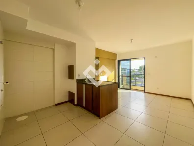 Apartamento com 2 Quartos para alugar, 48m² no Pé de Plátano, Santa Maria