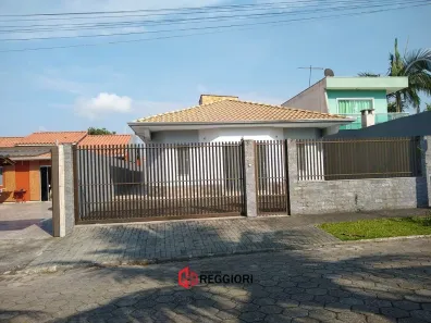 Casa de Condomínio com 3 Quartos à venda, 350m² no São Francisco de Assis, Camboriú