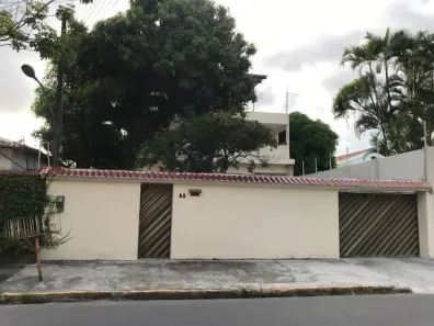 Casa com 3 Quartos à venda, 432m² no San Martin, Recife