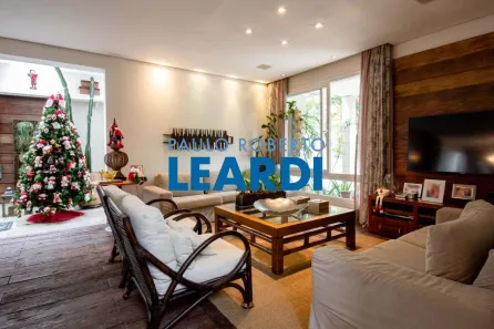 Casa com 3 Quartos à venda, 465m² no Pacaembu, São Paulo