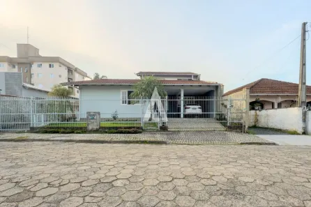 Casa com 4 Quartos à venda, 165m² no Costa e Silva, Joinville