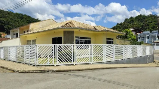 Casa com 2 Quartos à venda, 140m² no Primeiro de Maio, Brusque