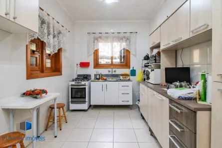 Casa com 3 Quartos à venda, 219m² no Santa Cecília, Porto Alegre