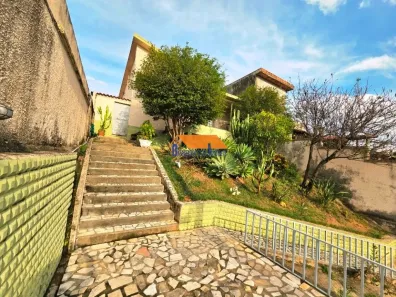 Casa com 3 Quartos à venda, 180m² no Santo André, Belo Horizonte