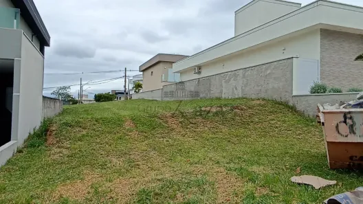 à venda, 250m² no Condomínio Residencial Fogaça, Jacareí