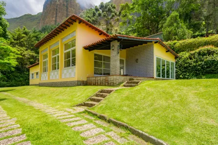 Casa de Condomínio com 4 Quartos à venda, 264m² no Araras, Petrópolis