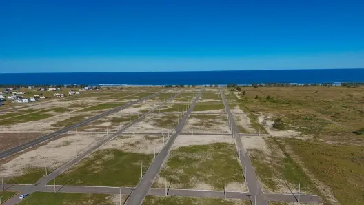 Lote/Terreno à venda, 300m² no Praia Areias Claras, Balneário Gaivota