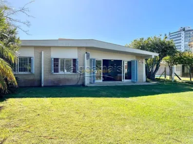 Casa com 4 Quartos à venda, 250m² no XANGRI-LÁ, Xangri-lá
