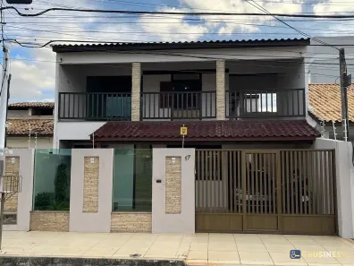 Sobrado com 3 Quartos à venda, 241m² no Parque Jóquei Club, Campos dos Goytacazes