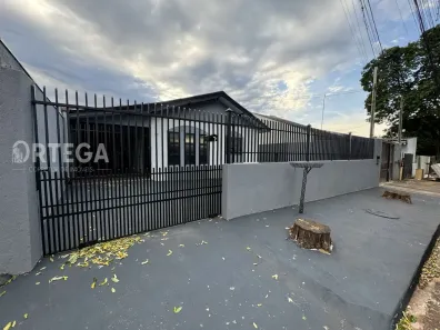 Casa com 4 Quartos para alugar, 153m² no Jardim Verão, Sarandi