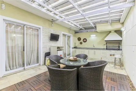 Casa de Condomínio com 4 Quartos à venda, 277m² no Indianópolis, São Paulo