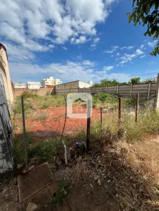 Lote/Terreno à venda, 360m² no Santa Mônica, Uberlândia