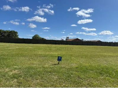 Lote/Terreno à venda, 338m² no Laranjal, Pelotas