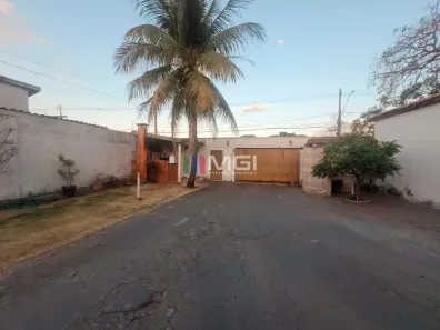 Casa com 3 Quartos à venda, 220m² no Setor Urias Magalhães, Goiânia