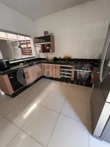 Casa com 3 Quartos à venda, 150m² no Jardim Holanda, Uberlândia